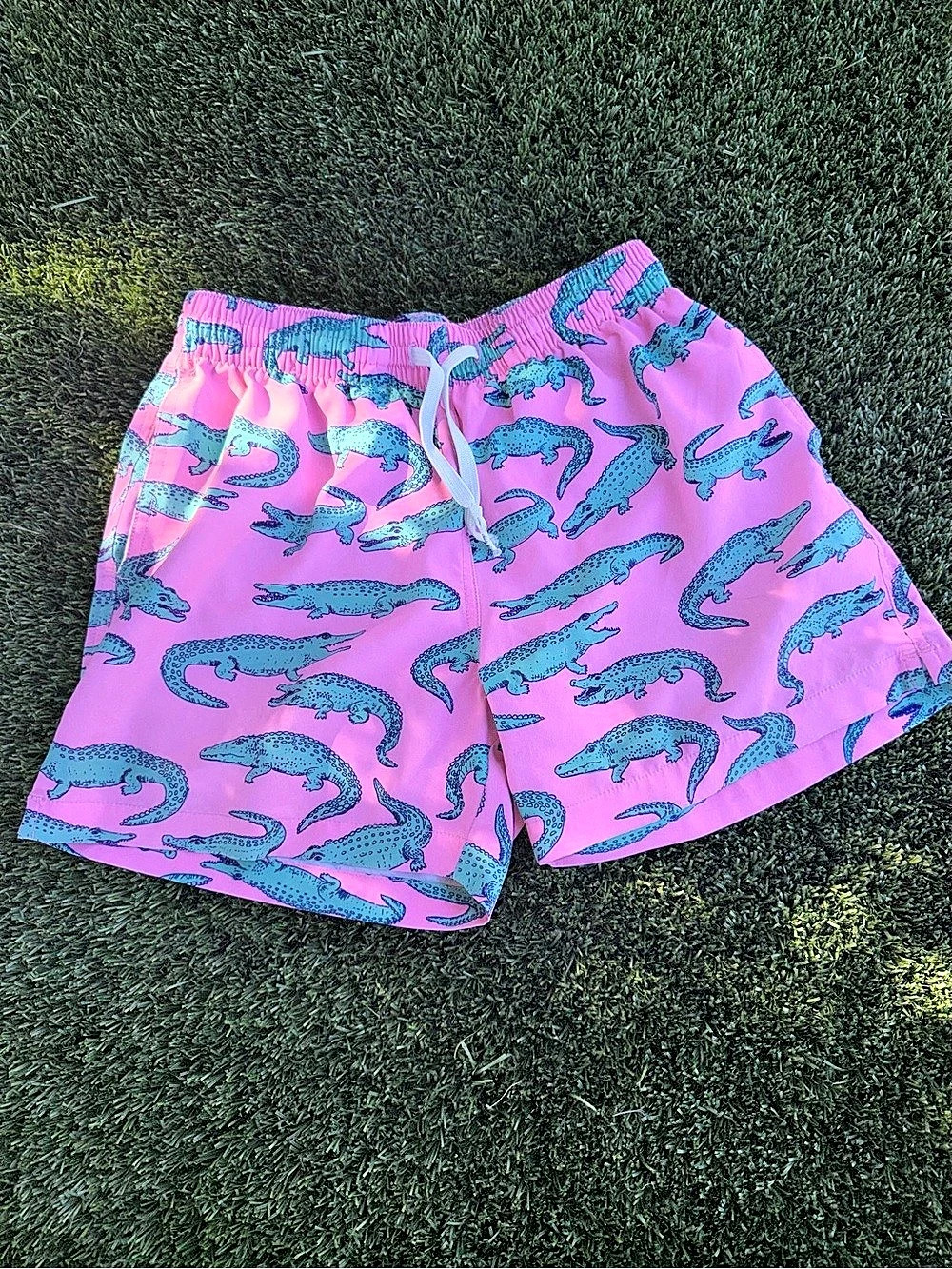 Chubbies The Glades Pink Alligator Classic Swim Trunks Swim Trunks Size XS